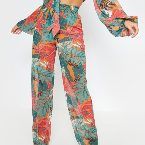 Pretty little thing outfit - Picture 2 of 2